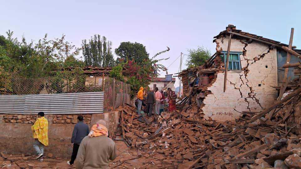 भूकम्प प्रभावितहरुको राहतका लागी प्रदेश सरकारको हातेमालो